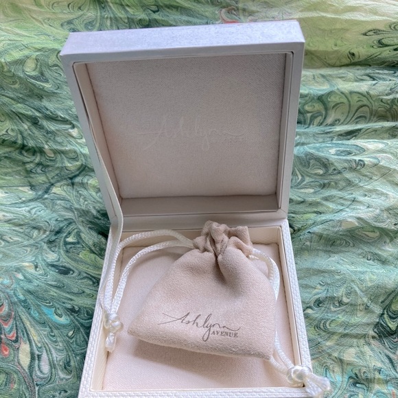 Delphina 18K White-Gold Link Bracelet - Picture 3 of 6